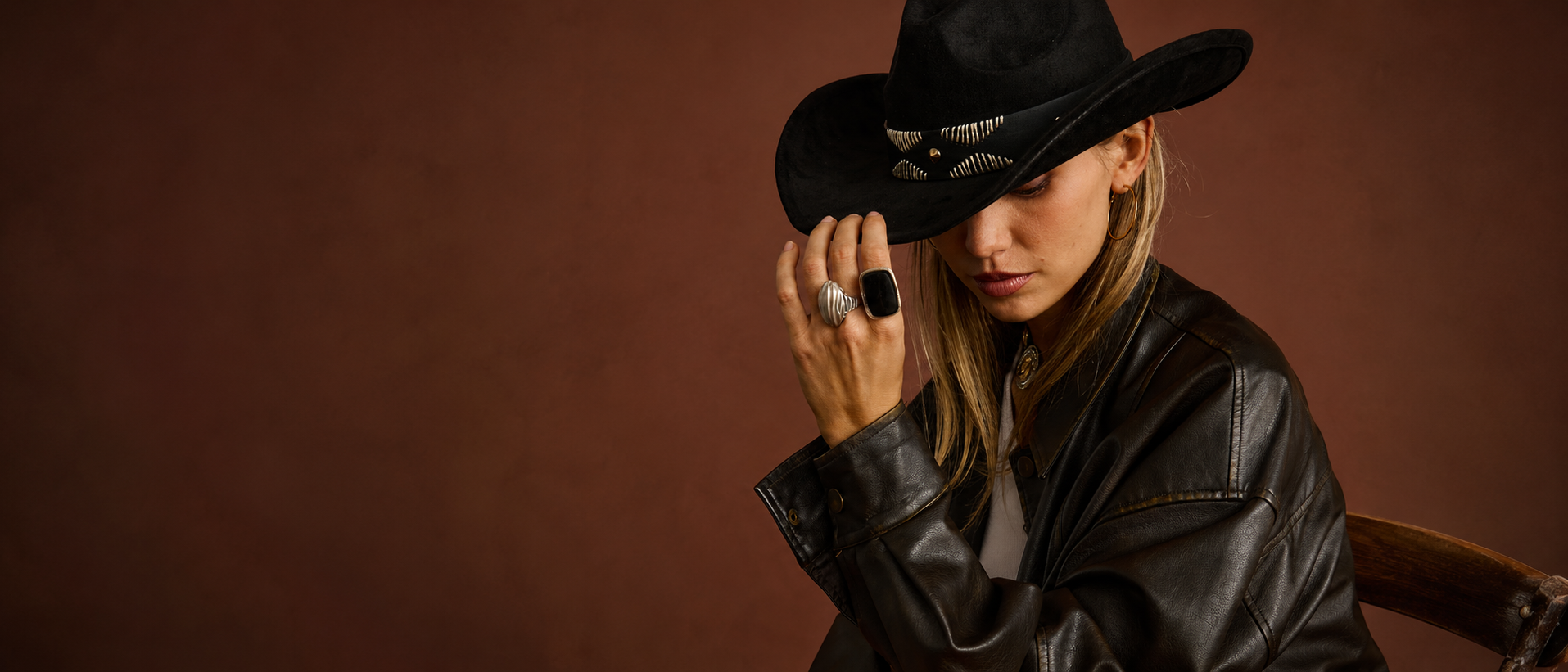 Distinctive everyday hat styling